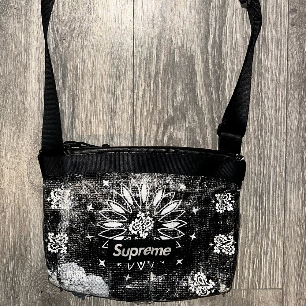 Supreme Bandana Tarp Side Bag 'Black' SS 21
